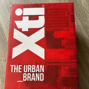 Xti. The Urban _brand light weight women’s sneakers